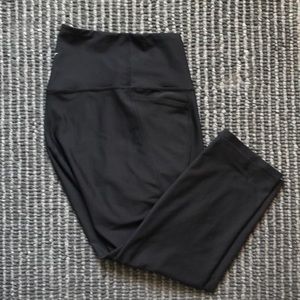 Old Navy Elevate Powersoft Cropped Leggings